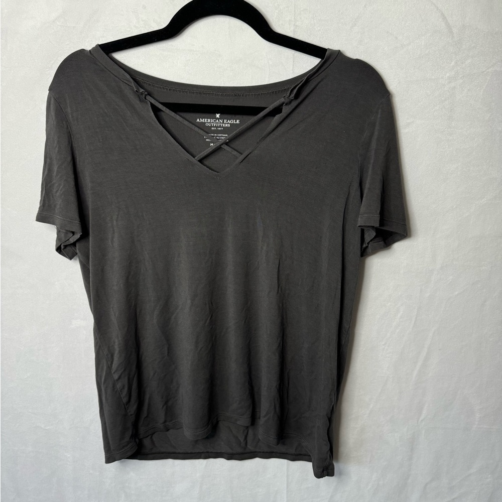AMERICAN EAGLE GREY CRISS CROSS TEE
